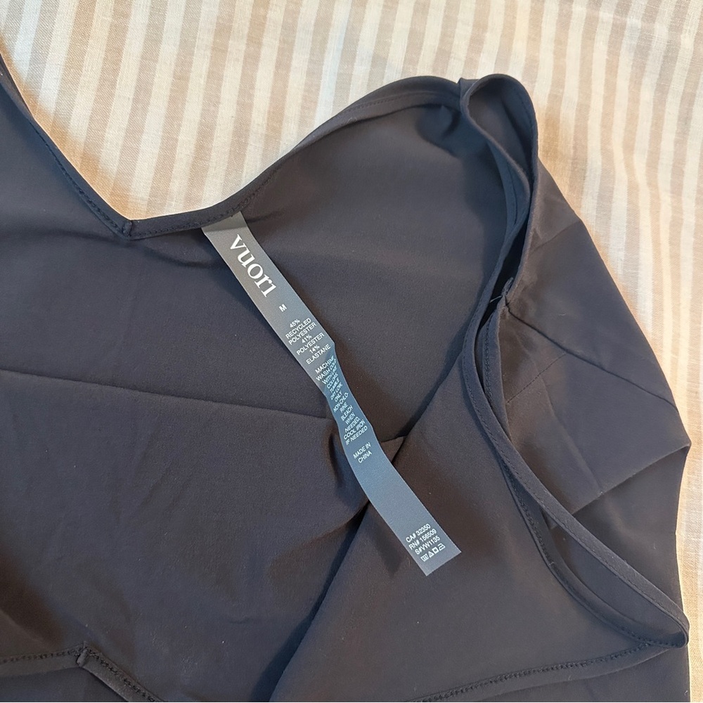 NWOT Vuori Camisole - Picture 5 of 5